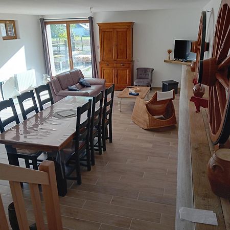Gite Ferme Du Marronnier Derchigny Exterior foto